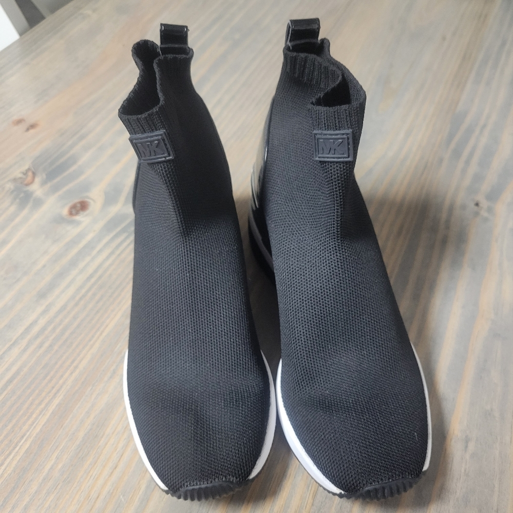 MK boots BRAND NEW